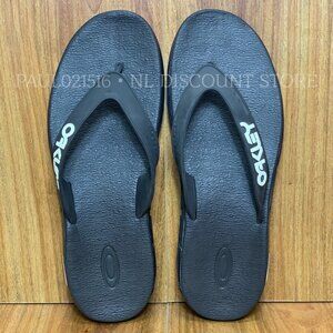 OAKLEY Men’s B1B Flip Flops Sandals, Black